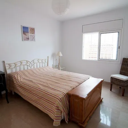 Holiday home Casa 3 Dorm A Pie Del Mar Con Su Jardin Y Parking